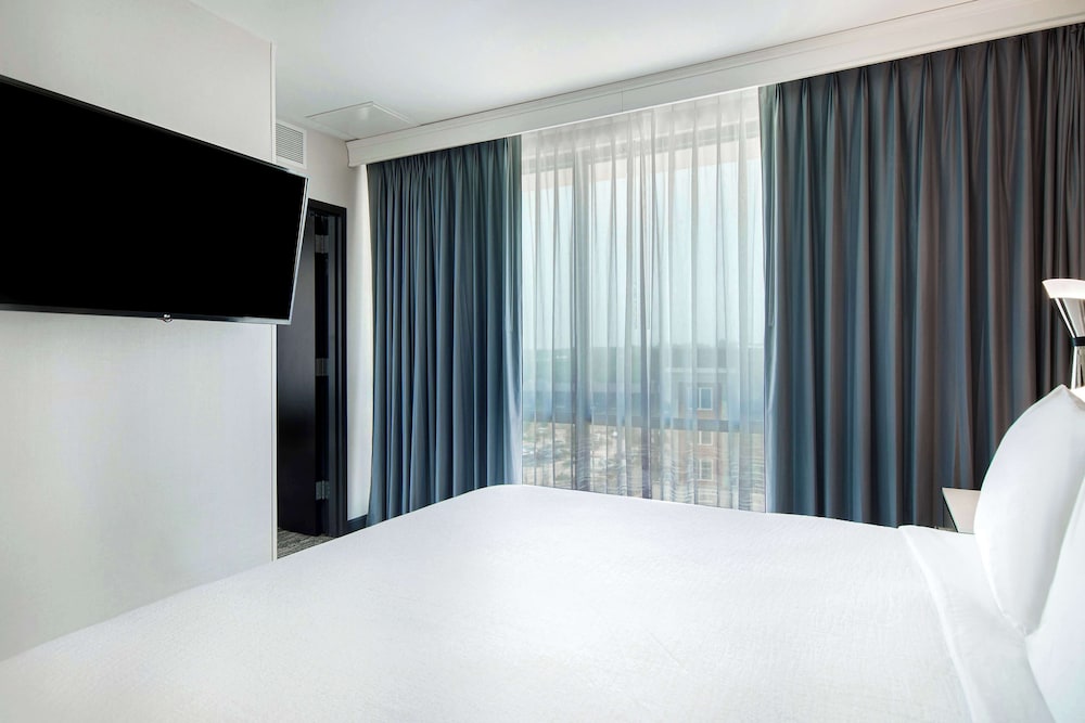 Embassy Suites By Hilton Alpharetta Halcyon - photo 21