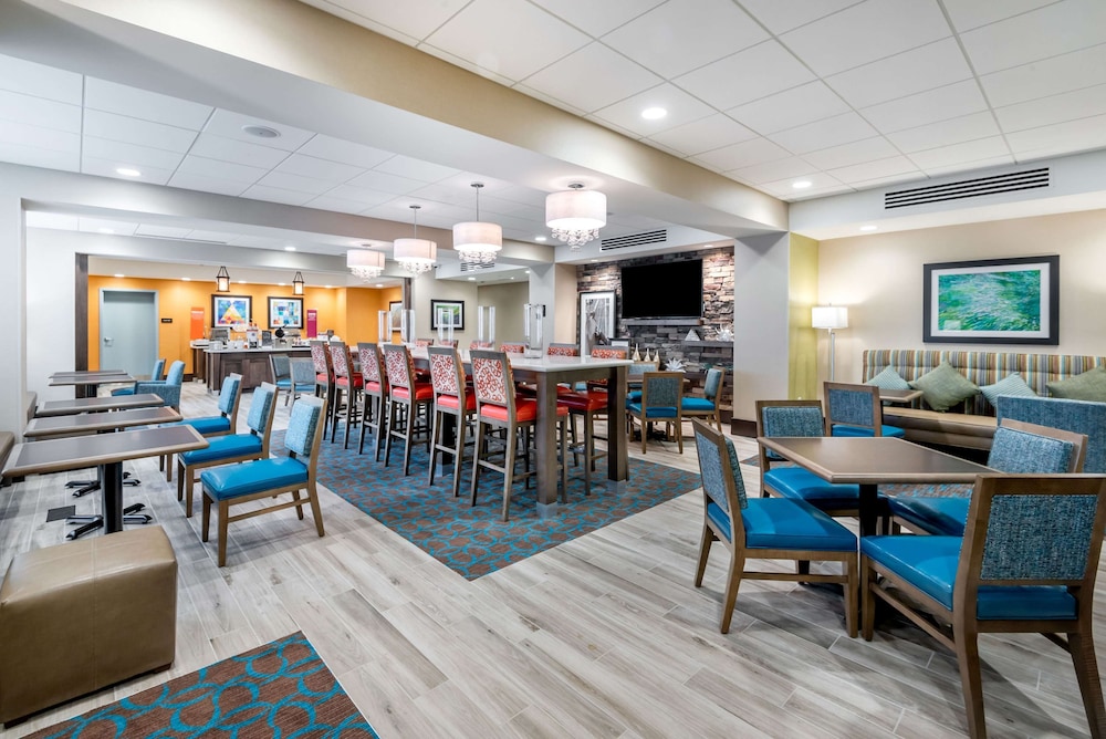 Hampton Inn Baltimore Bayview Campus - photo 24