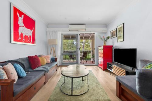 Hip Inner City Living in Vibrant Erskineville — 4-Star Luxury Hotel in Sydney, Australia