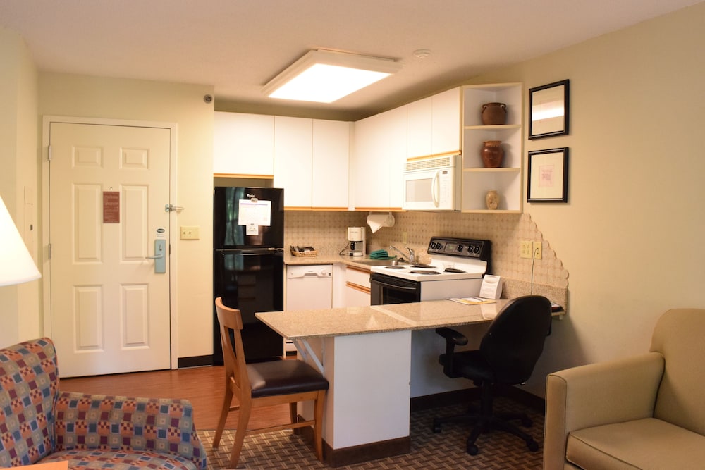 Cresthill Suites Syracuse - photo 32