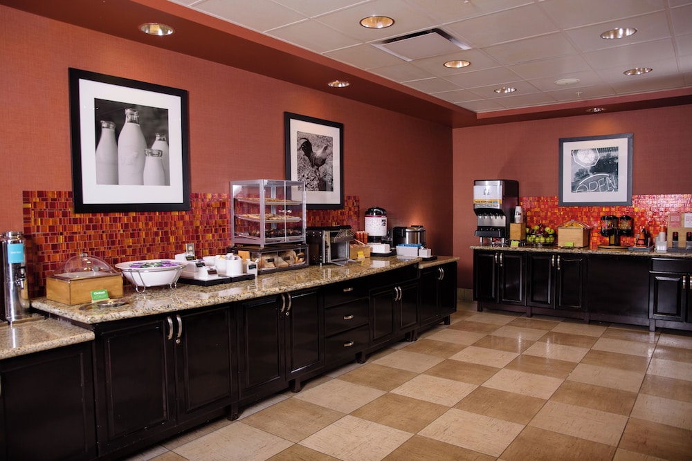 Hampton Inn & Suites Phoenix Chandler Fashion Center AZ - photo 22
