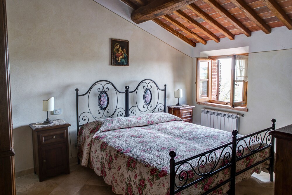 Il Colle Rigomagno — 4-Star Luxury Hotel in Sinalunga, Italy