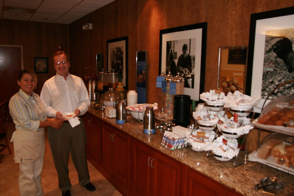 Hampton Inn Woodbridge - photo 33