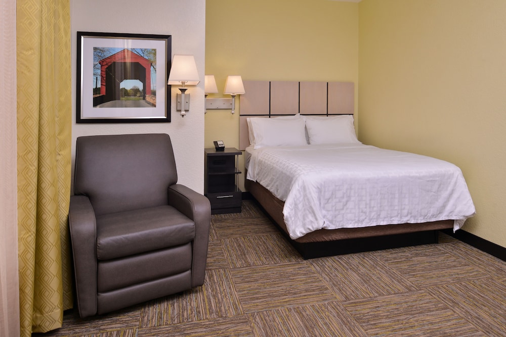 Candlewood Suites Terre Haute by IHG - photo 11