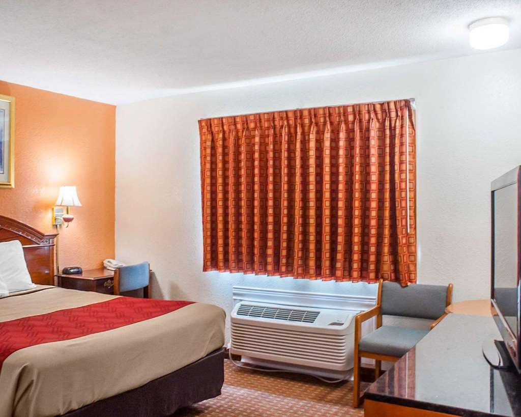 Econo Lodge Cuba I 86 - photo 11