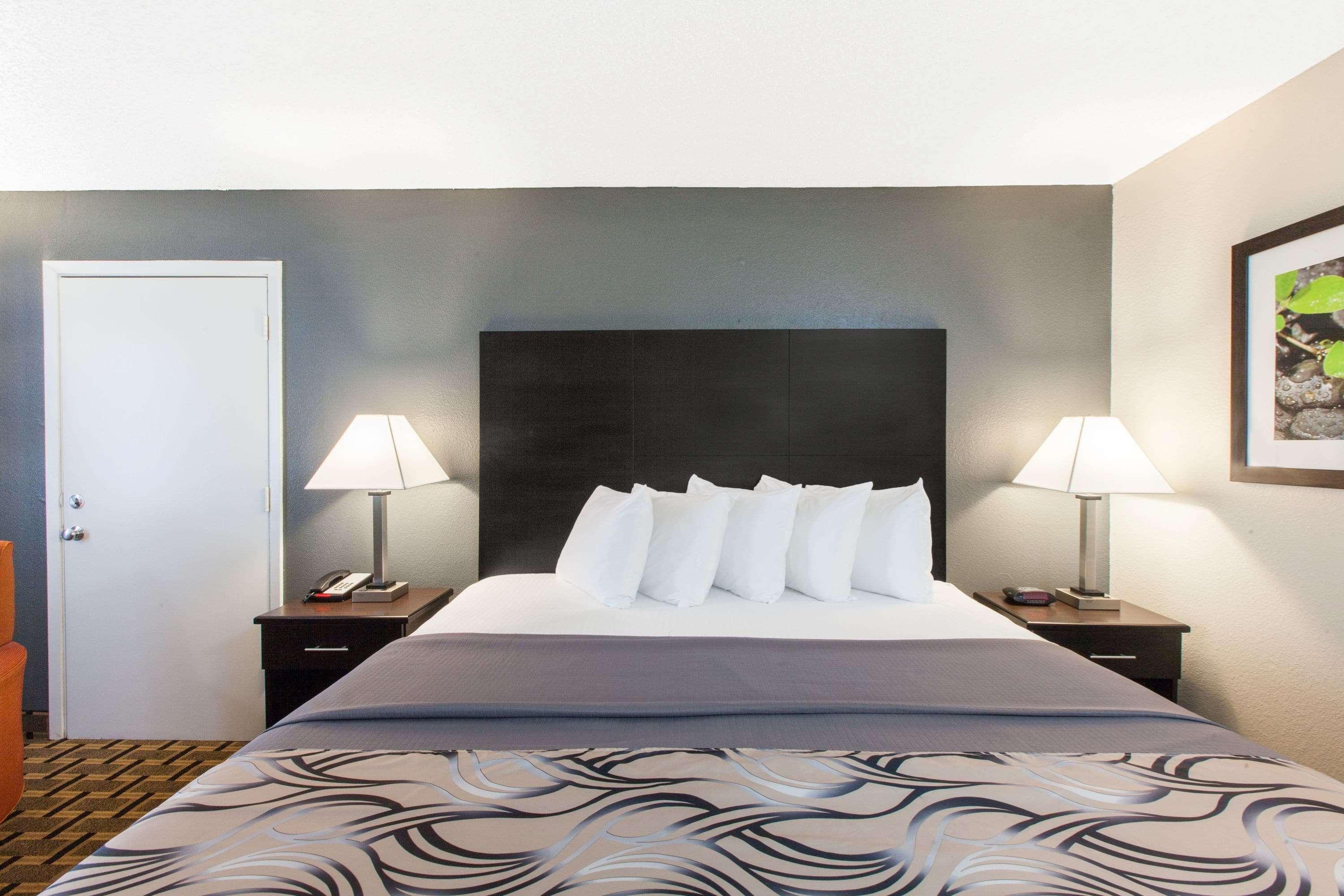Days Inn by Wyndham Ennis - photo 30