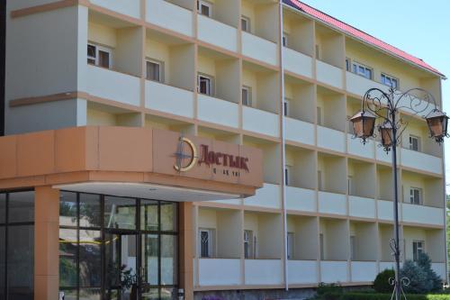 Dostyk Hotel - carbon neutral hotel in Shymkent