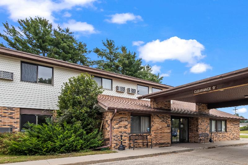 Wautoma Inn by OYO Near Airport WI 73 - photo 3