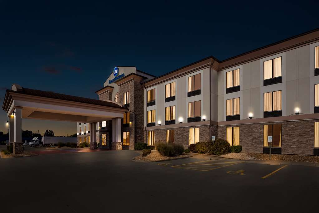 Best Western St. Louis Airport North Hotel & Suites - photo 9
