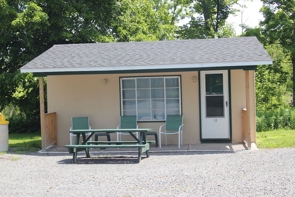 The Evergreen Motel - photo 72