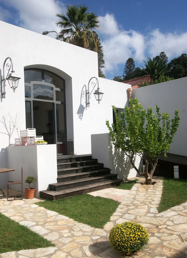 Officina Gastronomica Resort in Trapani, Italy