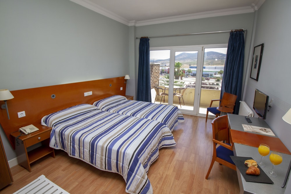 Hotel Azar — hotel in Plasencia
