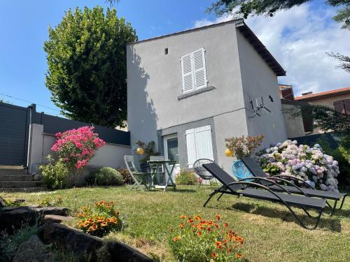 La Maisonnette de Julien 3 Etoiles — hotel in Ceyrat