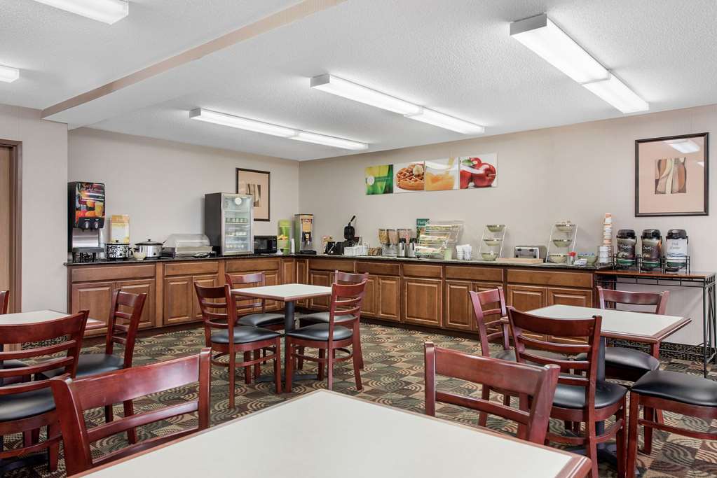 Quality Inn & Suites Lebanon I 65 - photo 28
