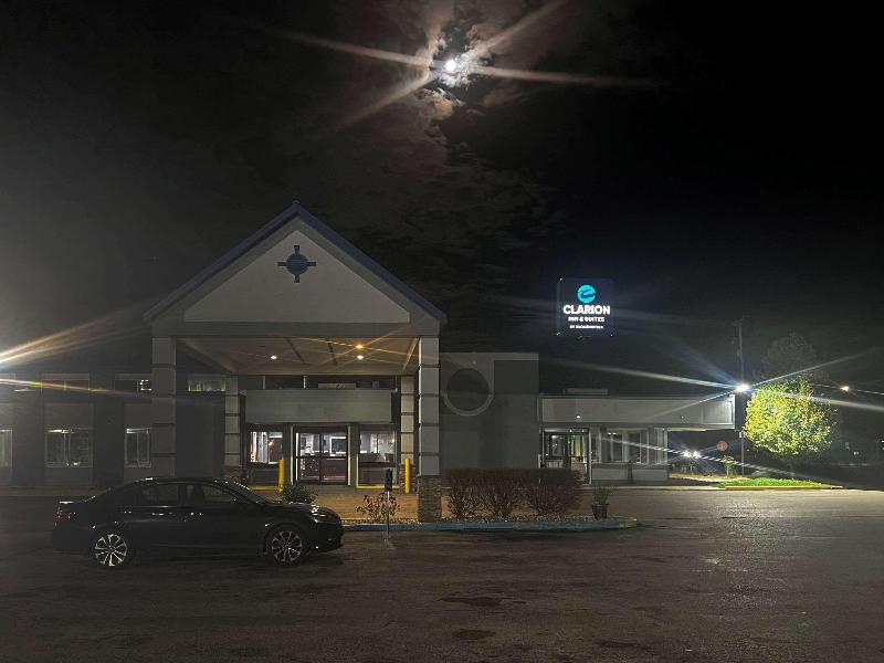 Days Inn by Wyndham Muskegon - photo 4