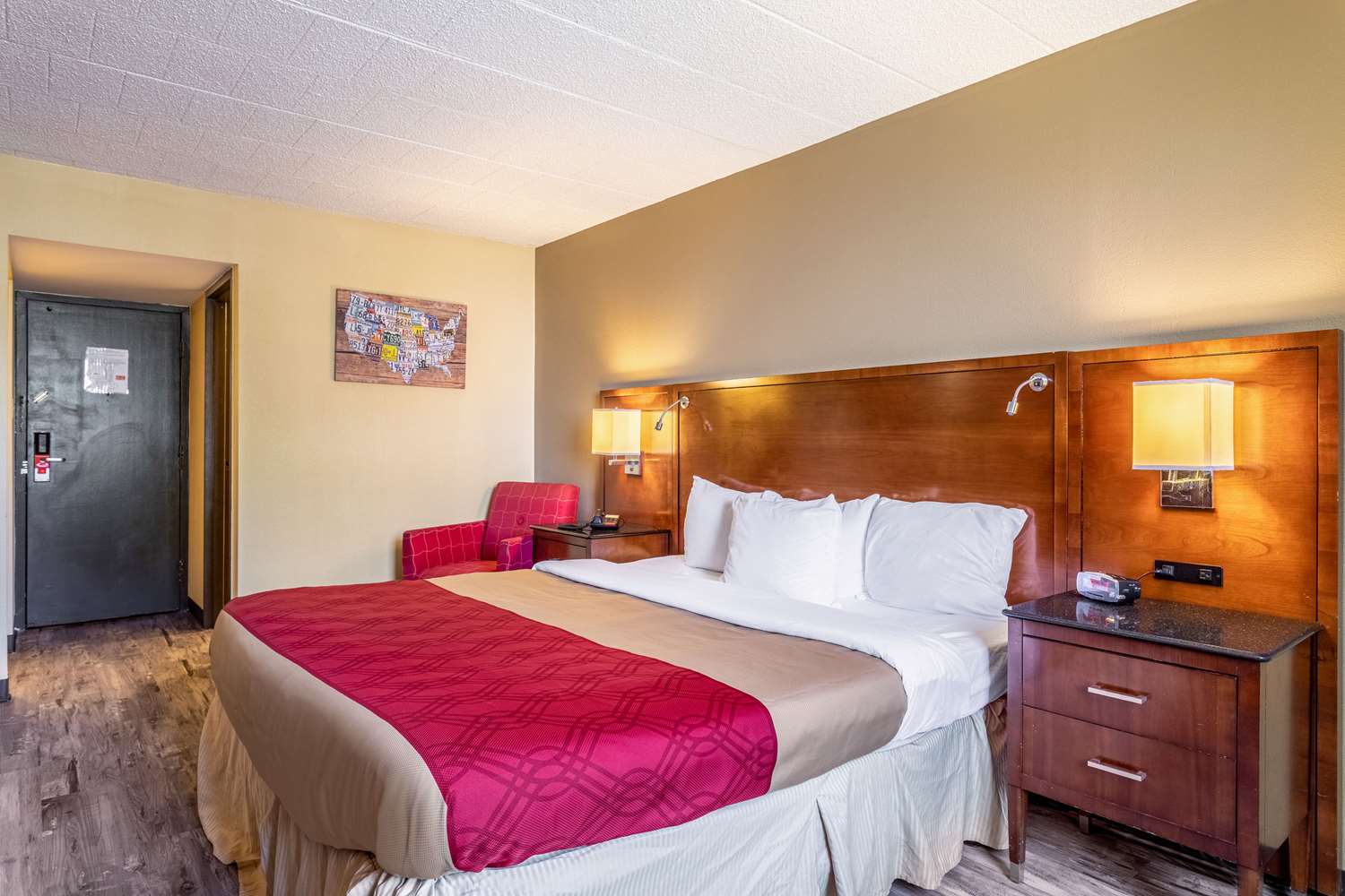 Econo Lodge - photo 10