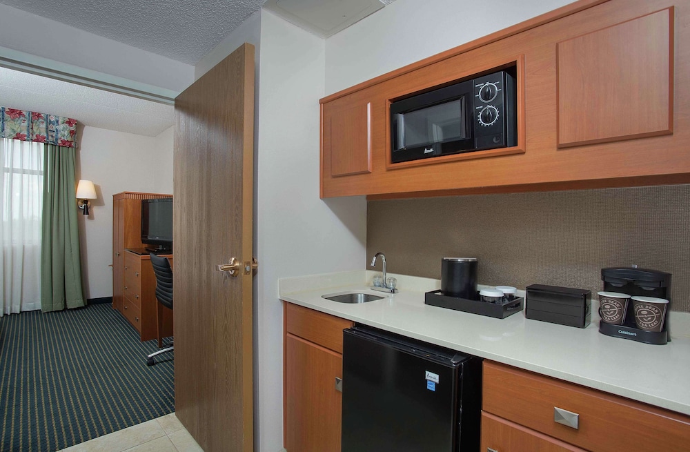 Embassy Suites by Hilton Lexington UK Coldstream - photo 25