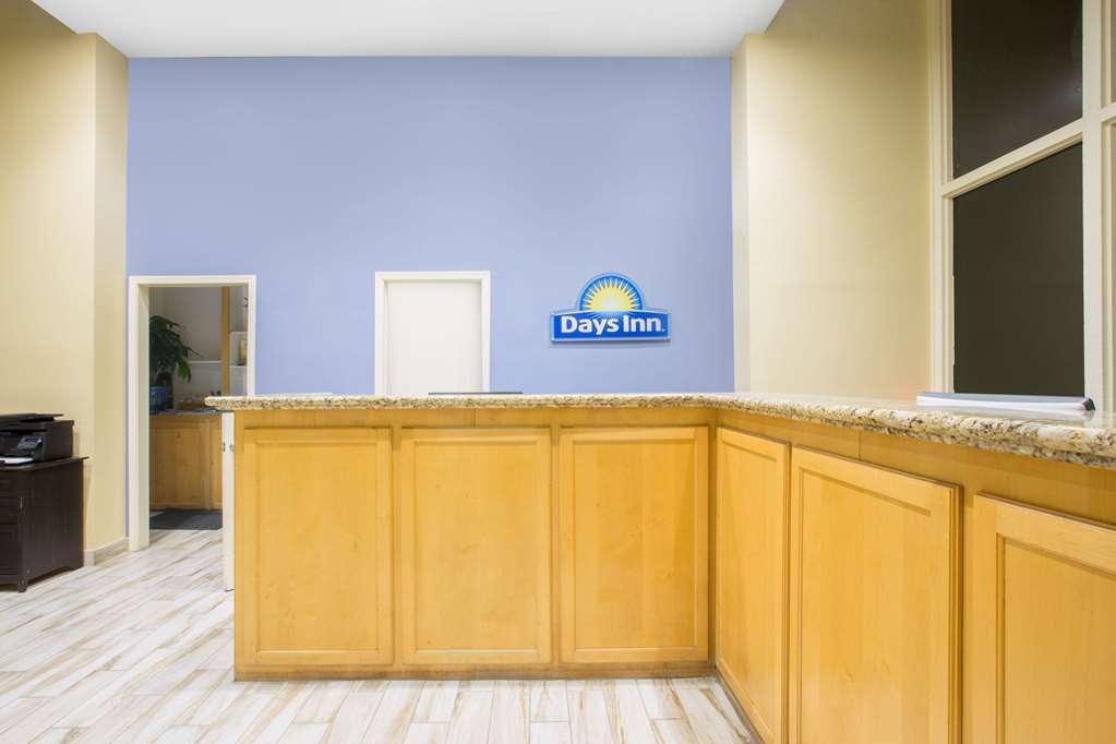Days Inn by Wyndham Lake Havasu - photo 4