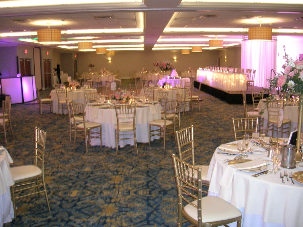 Crowne Plaza Suites Pittsburgh South by IHG - photo 56