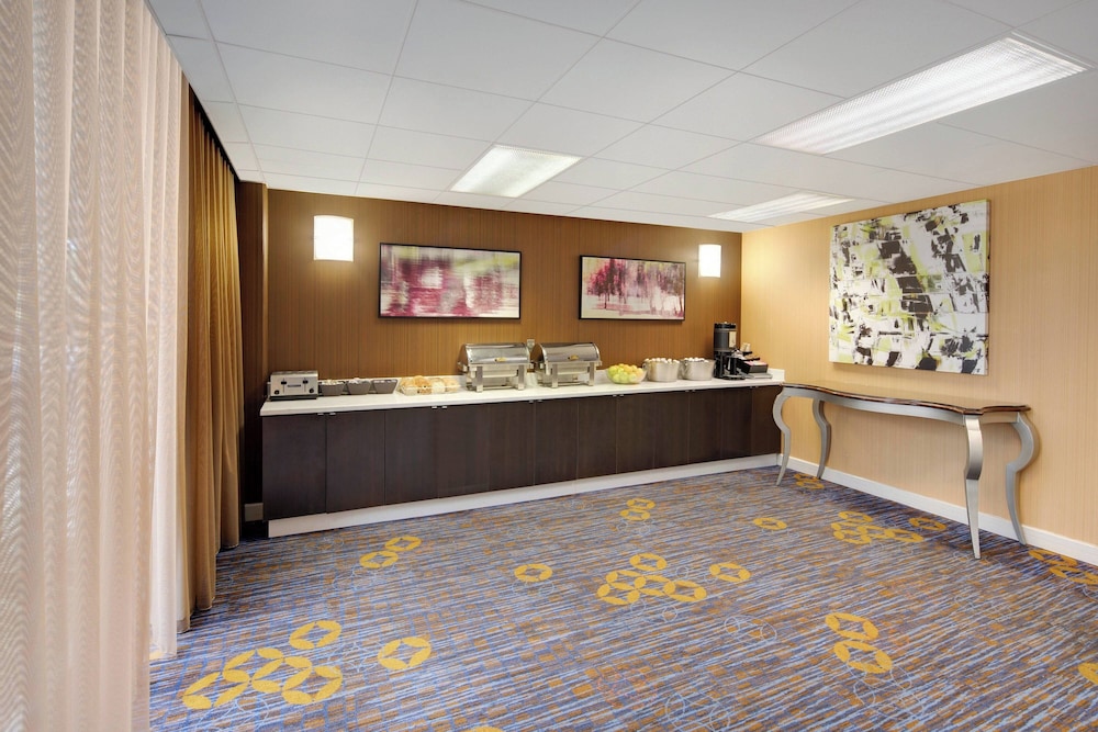 Courtyard by Marriott Austin University Area - photo 23