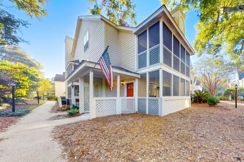 Sandpiper Cottage 30 Day Rental — 4-Star Luxury Hotel in Charleston, United States