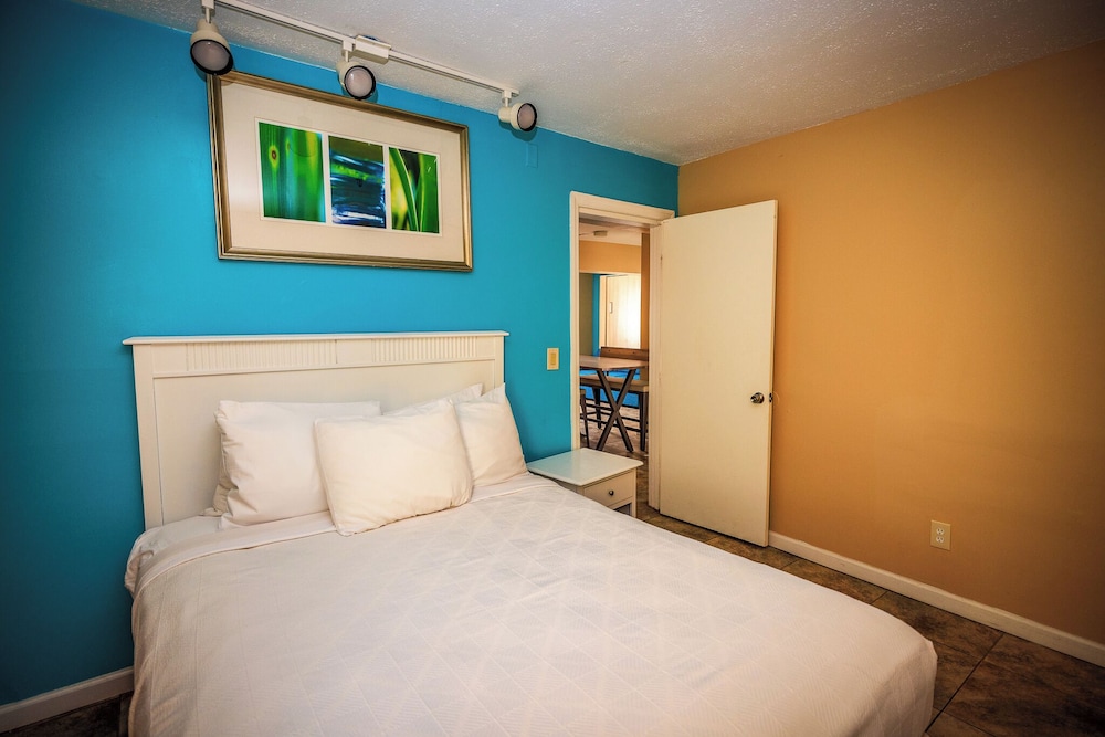 The White Sands Oceanfront Resort & Spa - photo 8