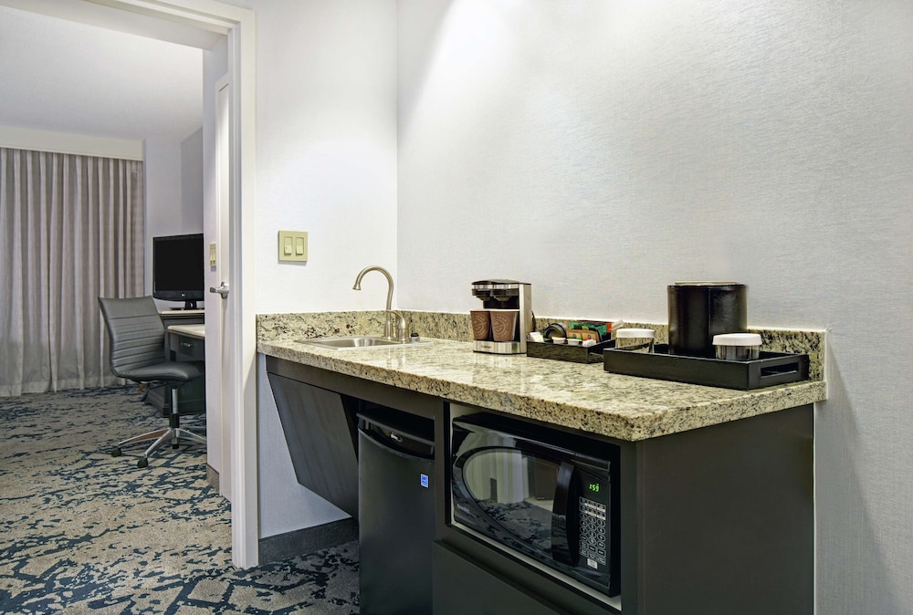 Embassy Suites Charleston - photo 34
