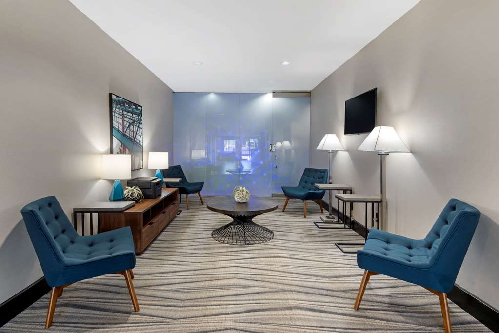 Best Western Plus Arlington North Hotel & Suites - photo 32