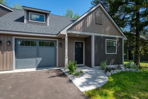 West Bay Getaway in Traverse City, United States