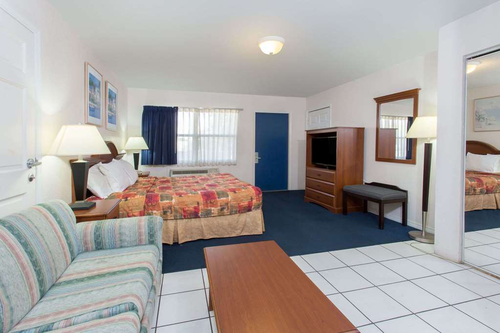 Knights Inn Arcadia - photo 10