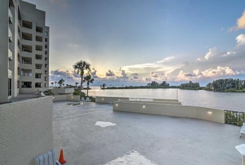 Gulf View Hudson Condo in Waterfront Resort - photo 8