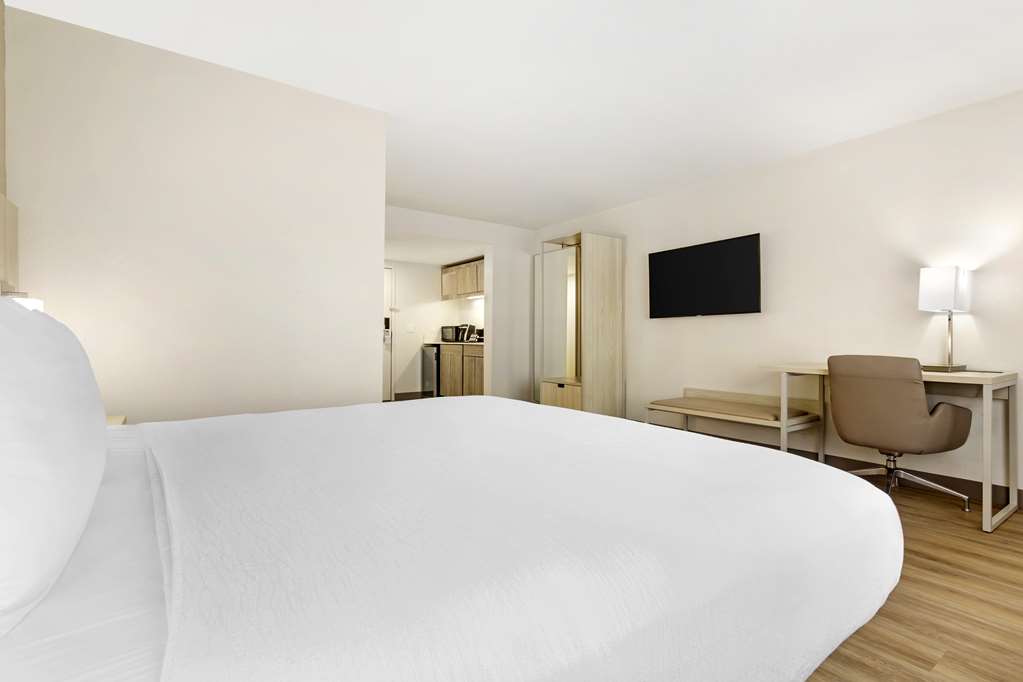 Best Western Plus Sugar Land Stafford - photo 20