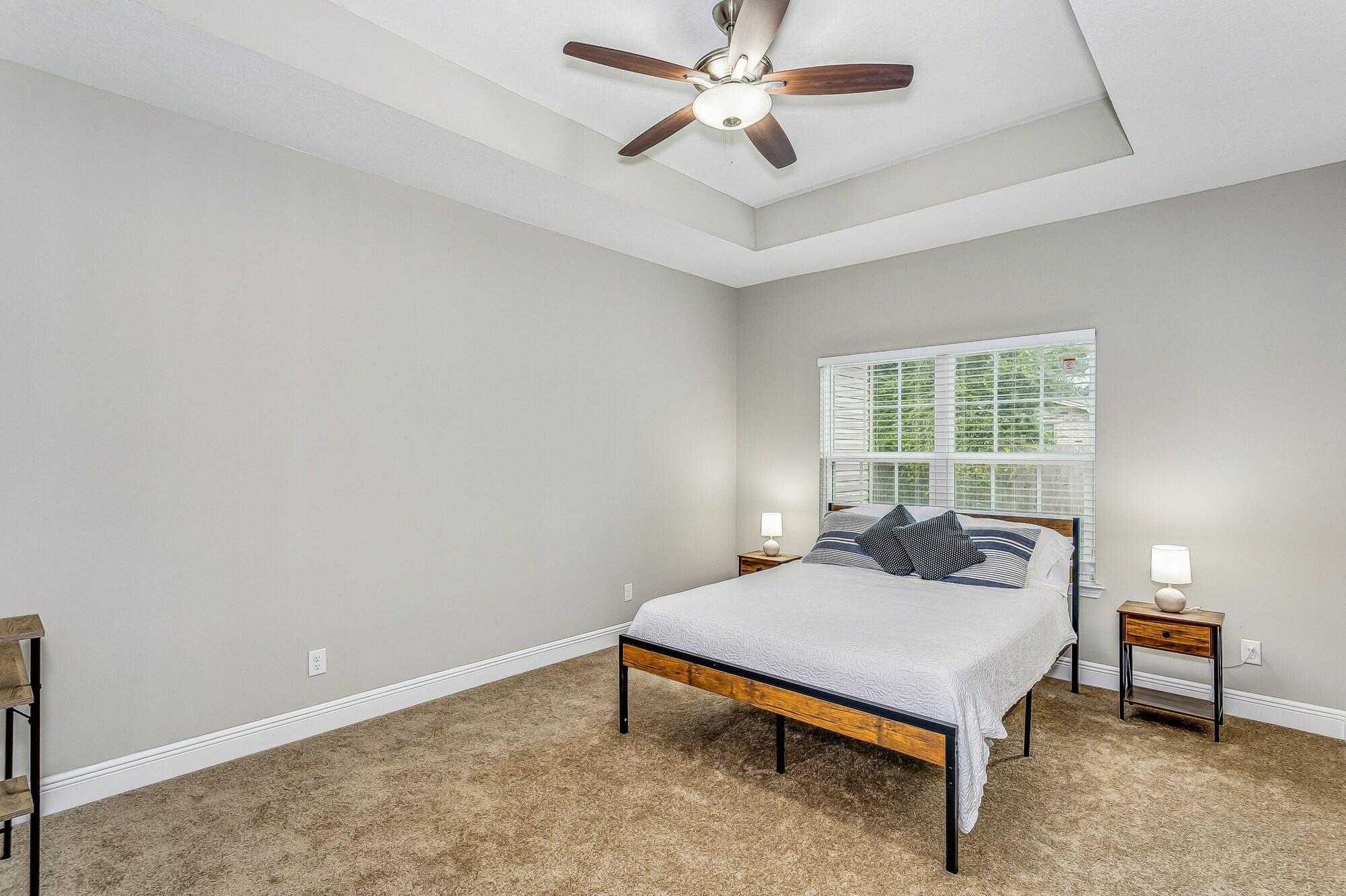 Lovely Townhome in Pensacola Cozy & Modern Retreat — 4-Star Luxury Hotel in Pensacola, United States