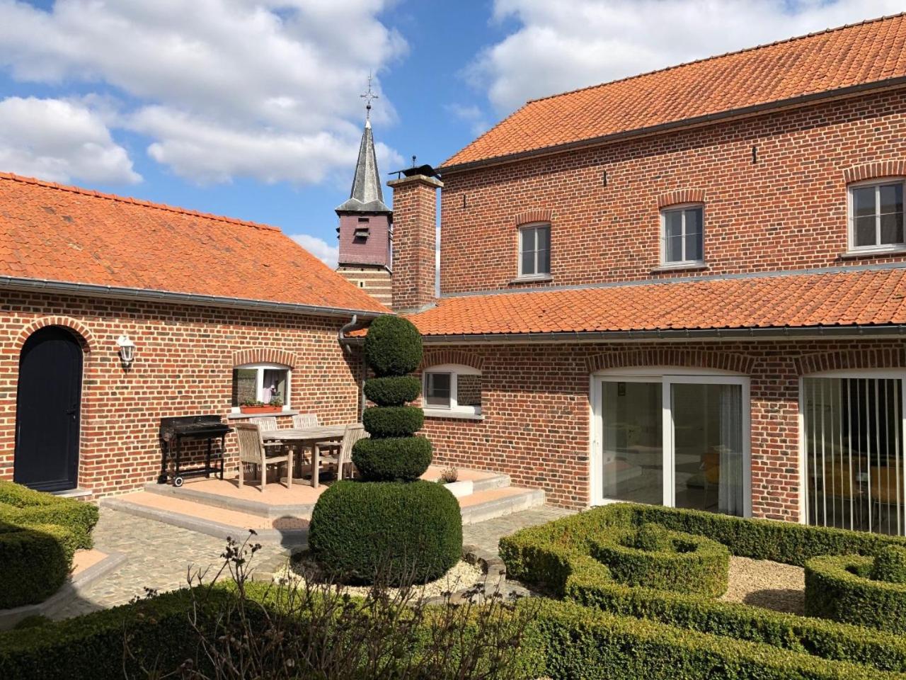 Hoeve de Singel — 4-Star Luxury Hotel in Borgloon, Belgium