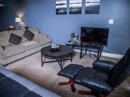 International Hotel and Suites - photo 5