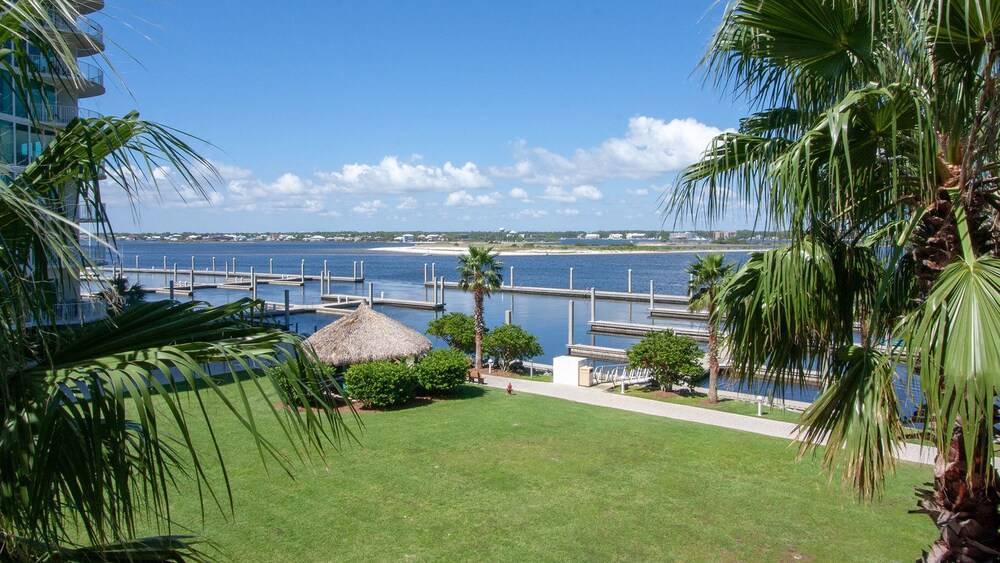 Two Bedroom Condo Stunning Views Unit Crc0216 — 4-Star Luxury Hotel in Orange Beach, United States