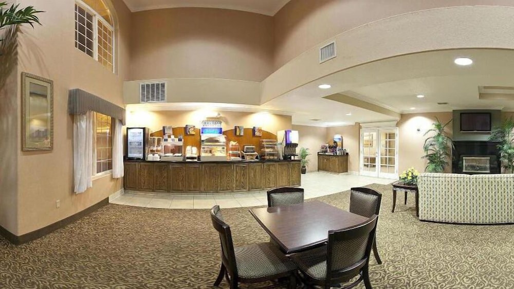 Holiday Inn Express Delano by IHG - photo 19