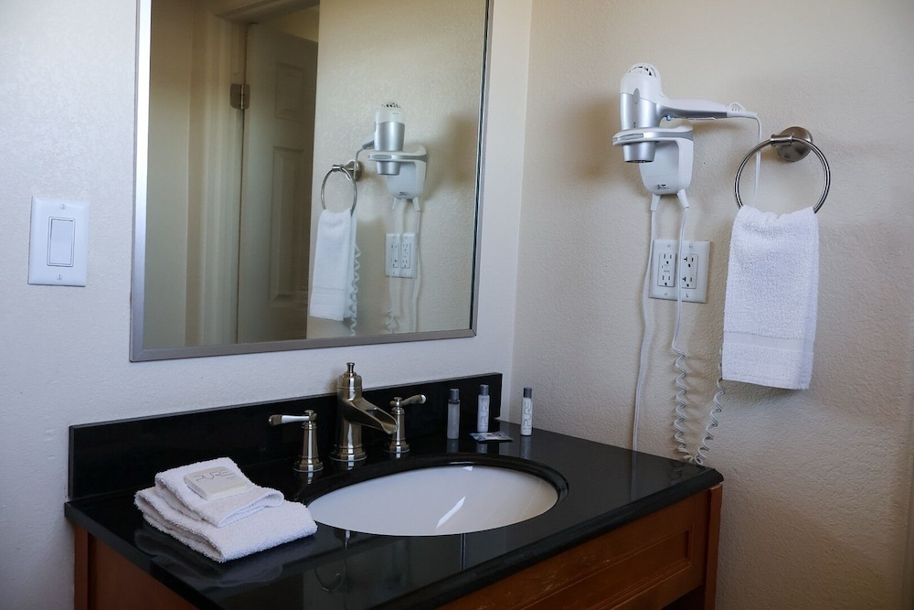 La Junta Inn - photo 15