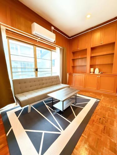 Stay On Sukhumvit Soi 11 สเตย์ ออน สุขุมวิท 11