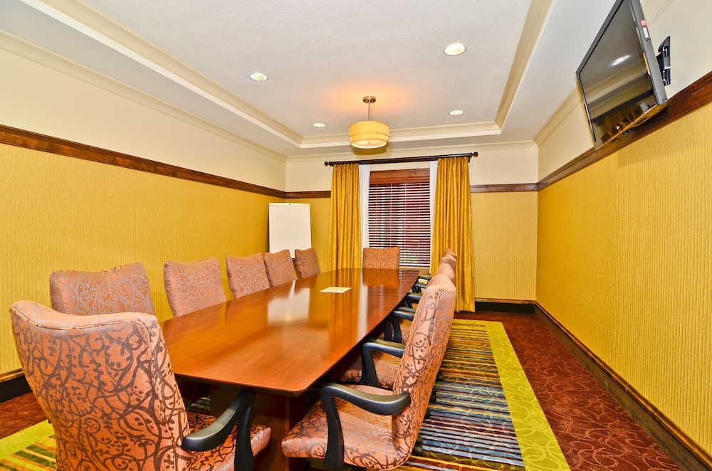 Holiday Inn Express & Suites Williston by IHG - photo 50