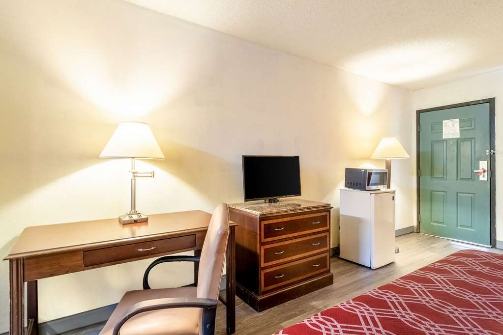Econo Lodge Acworth East - photo 16