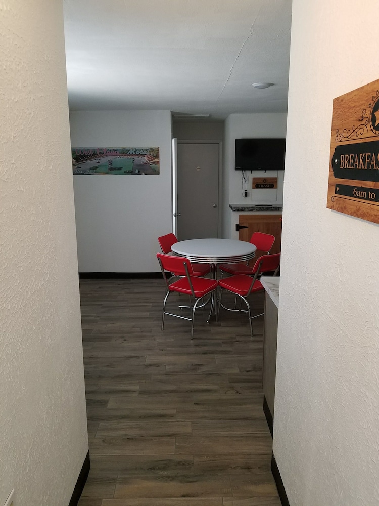 West Plains Motel - photo 37