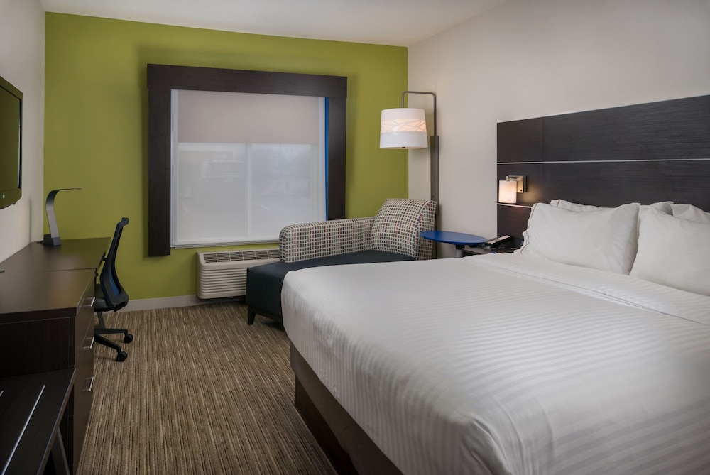 Holiday Inn Express & Suites Lawrence by IHG - photo 12