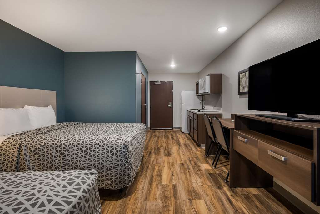 Woodspring Suites Milwaukee Menomonee Falls - photo 27