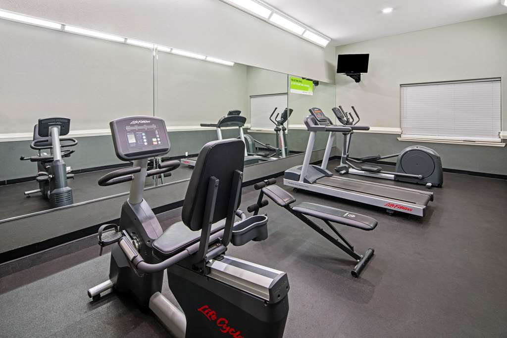 La Quinta Inn & Suites by Wyndham Brownsville North - photo 20