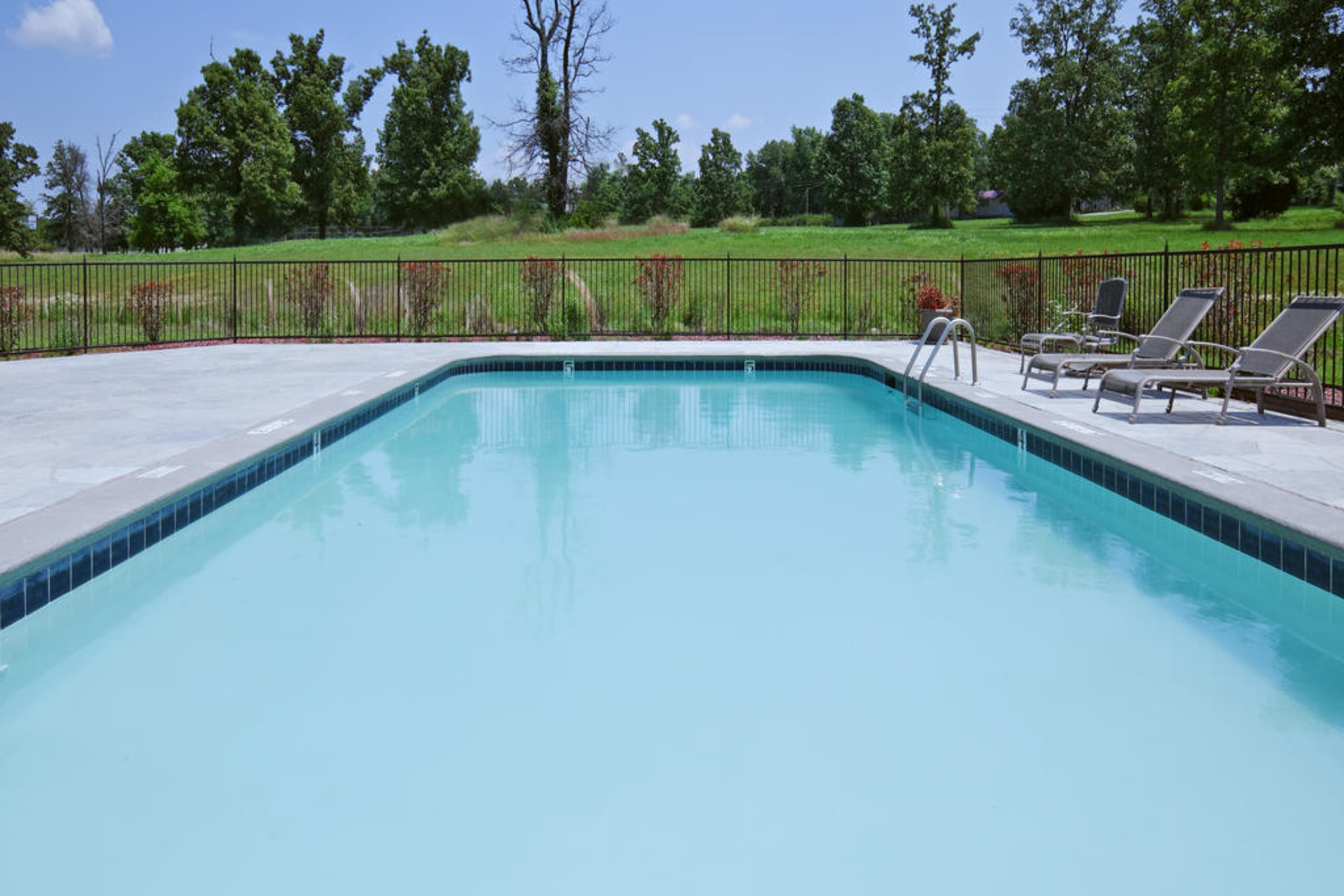 Days Inn & Suites by Wyndham Tahlequah - photo 18