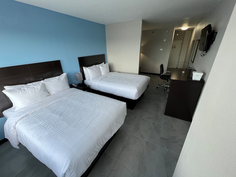 Travelodge by Wyndham Ozone Park - photo 10