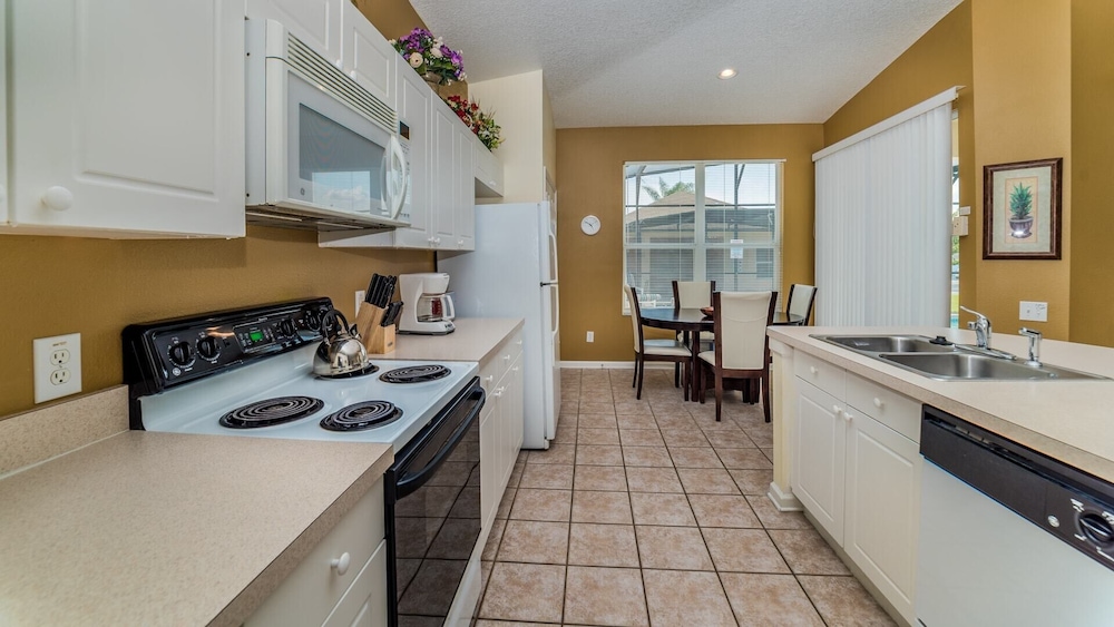 8147 fan Palm way - photo 11