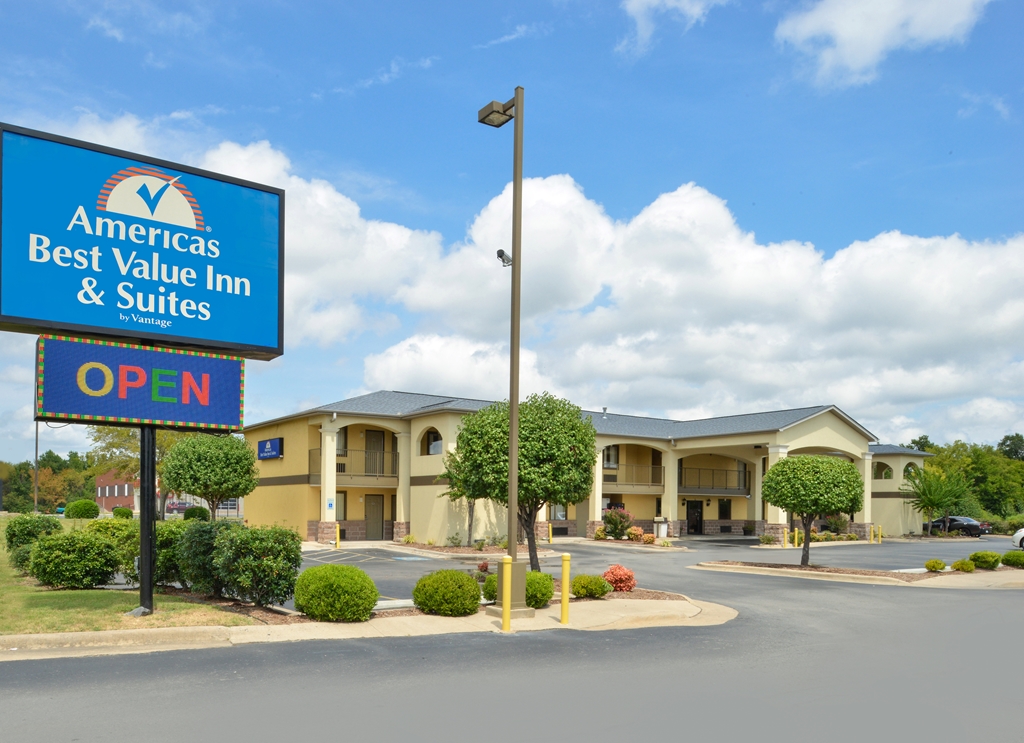 Americas Best Value Inn & Suites University Ave in Little Rock, United States