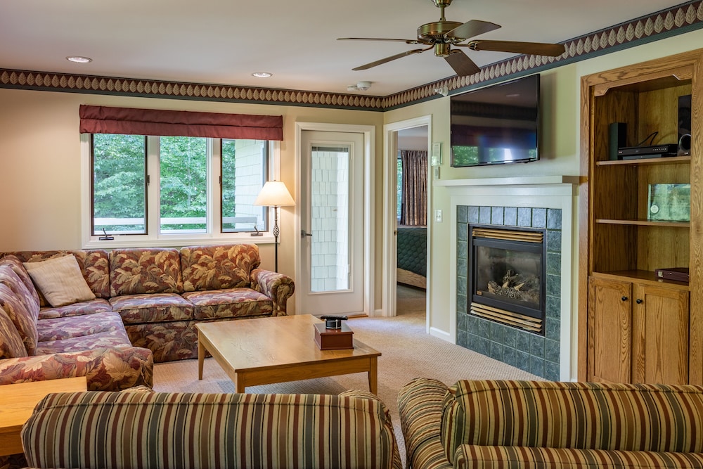 Smugglers' Notch Resort Private Suites - photo 74
